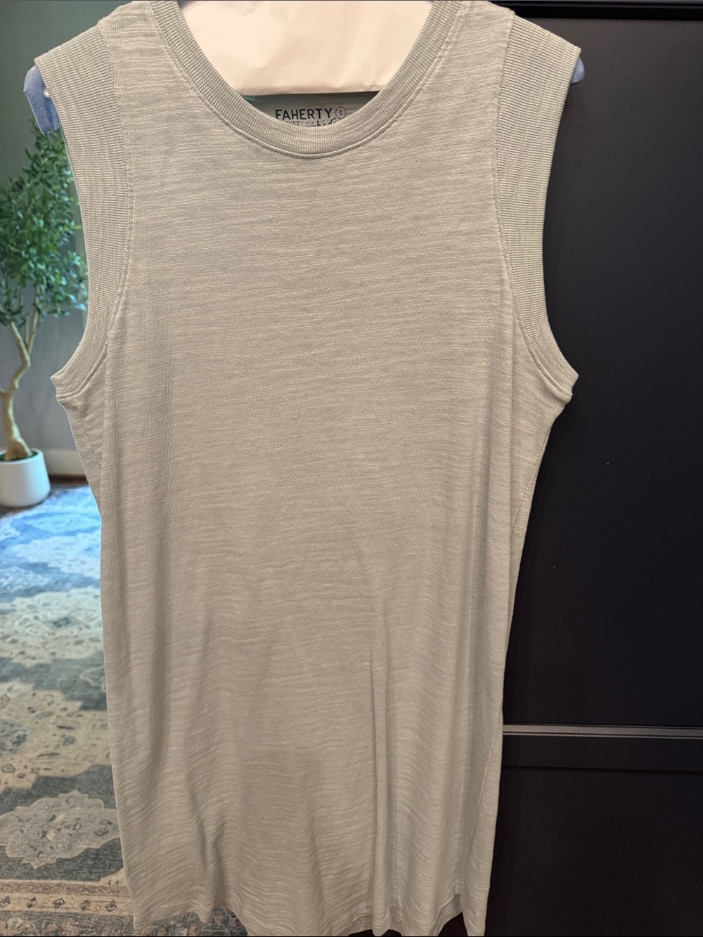 Faherty Dress - Picture 3 of 3